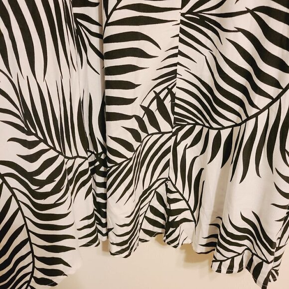 Vince Camuto | Palm Print Square Neck Sleeveless Maxi Dress (Size 1X) - Picture 9 of 11